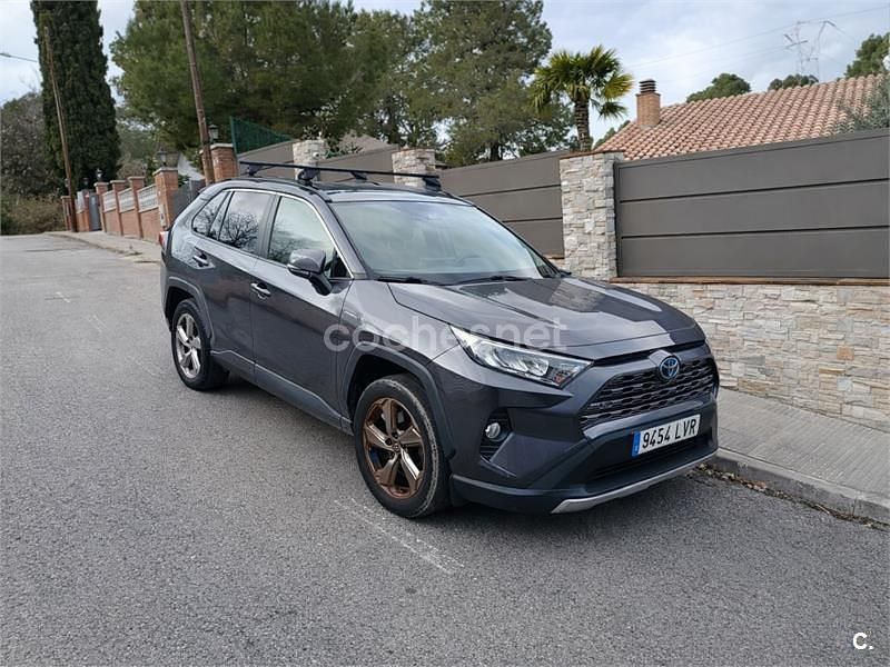 Usado Toyota RAV4 Hybrid Advance 218 CV (160 kW) 2021 Gris / plata SUV