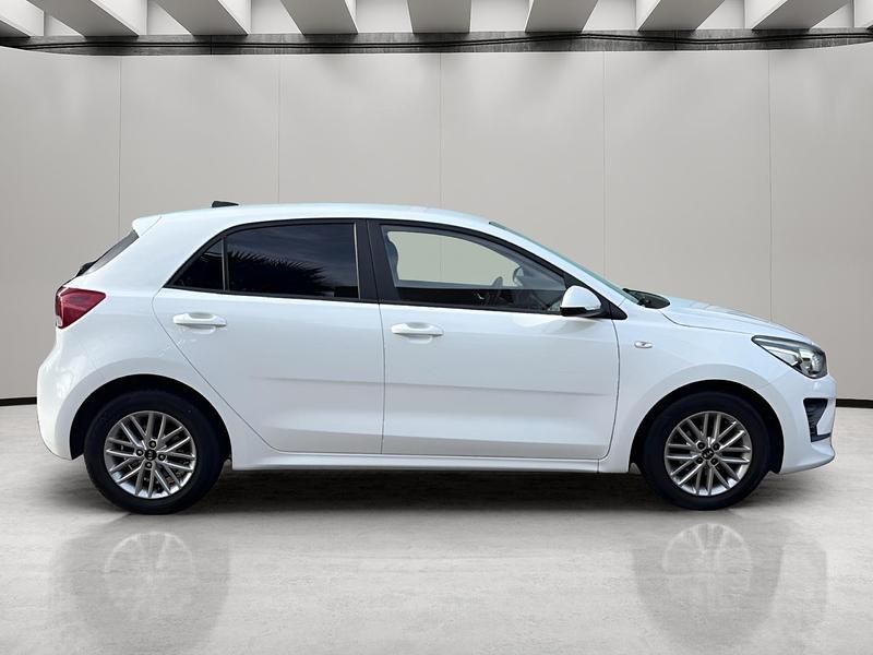 Usado Kia Rio 84 CV (61 kW) 2021 Blanco