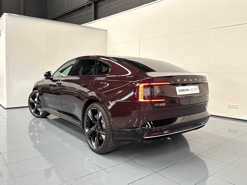 Nuevo Volvo ES90 Plus 244 kW (333 CV) 2026 Rojo Berlina