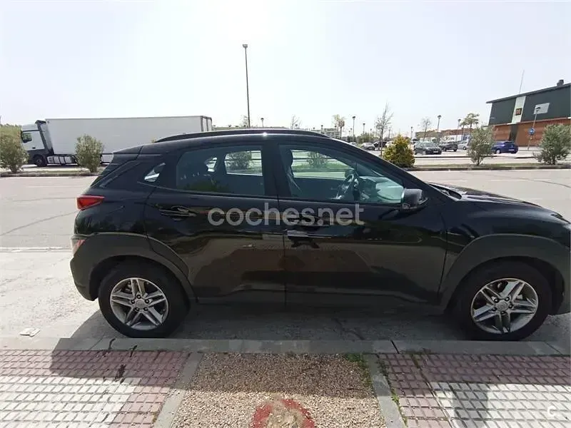 Usado Hyundai Kona 120 CV (88 kW) 2023 Negro SUV