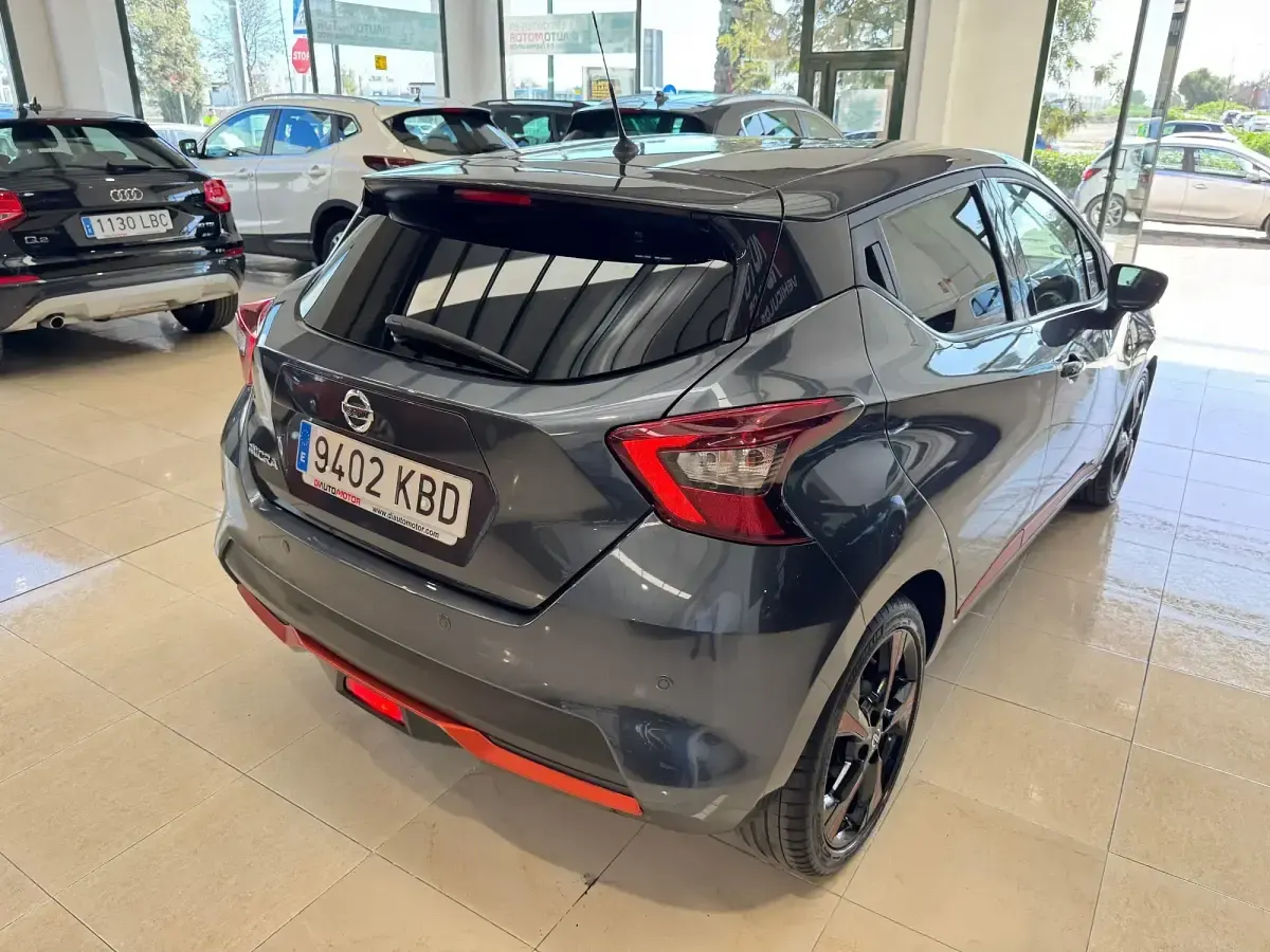 Usado Nissan Micra S 90 CV (66 kW) 2017 Gris Utilitario