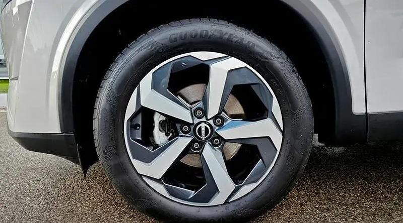 Usado Nissan Qashqai N-Connecta 158 CV (116 kW) 2024 Plata SUV