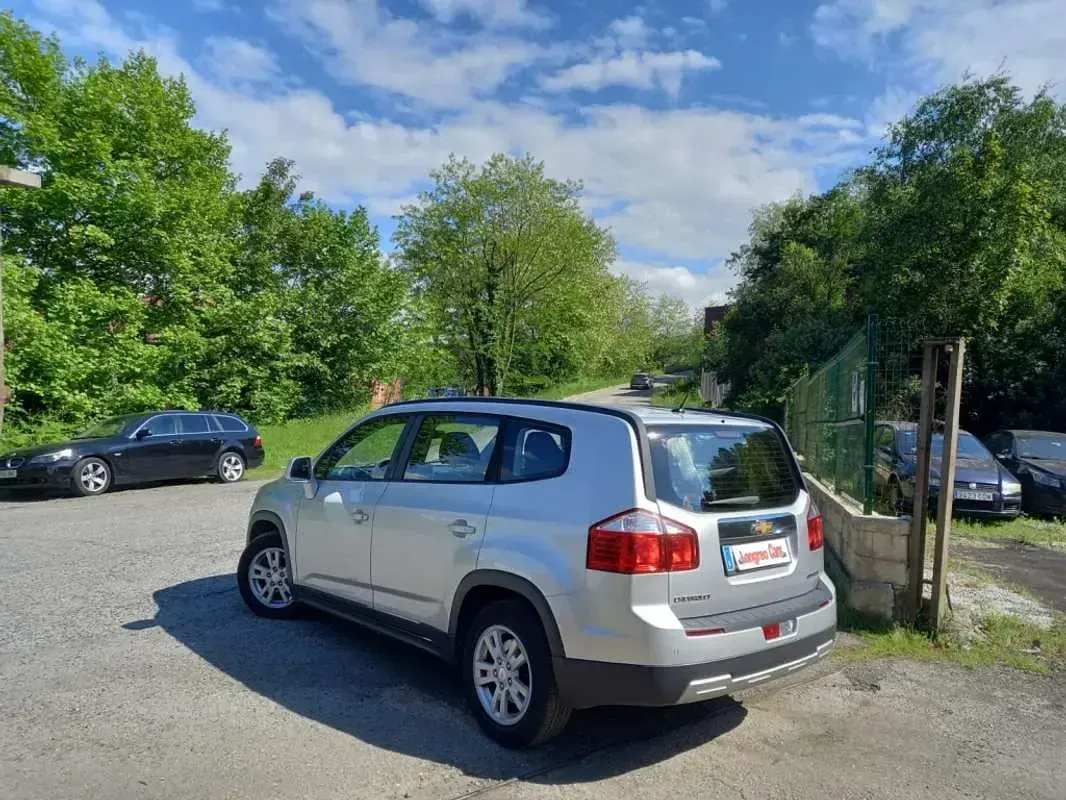 Usado Chevrolet Orlando LT 131 CV (96 kW) 2013 Gris Monovolumen