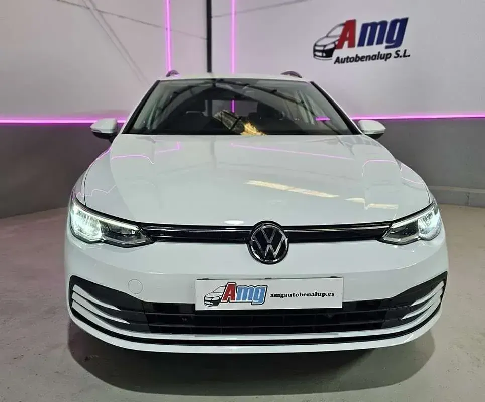 Usado VW Golf VIII 116 CV (85 kW) 2023 Blanco Familiar