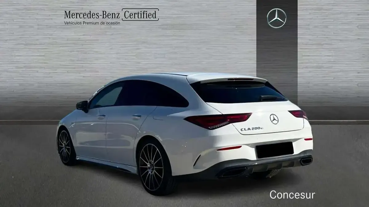 Usado Mercedes CLA200 Shooting Brake 150 CV (110 kW) 2021 Blanco Familiar