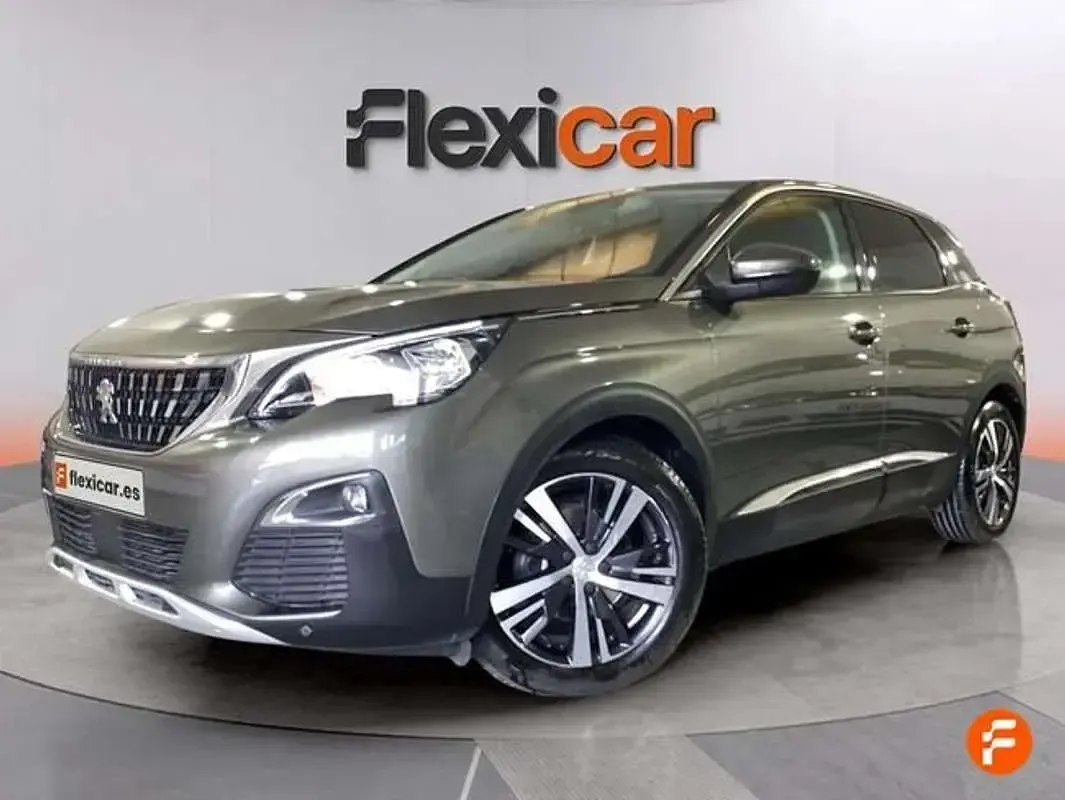 Usado Peugeot 3008 Allure 131 CV (96 kW) 2020 Gris SUV