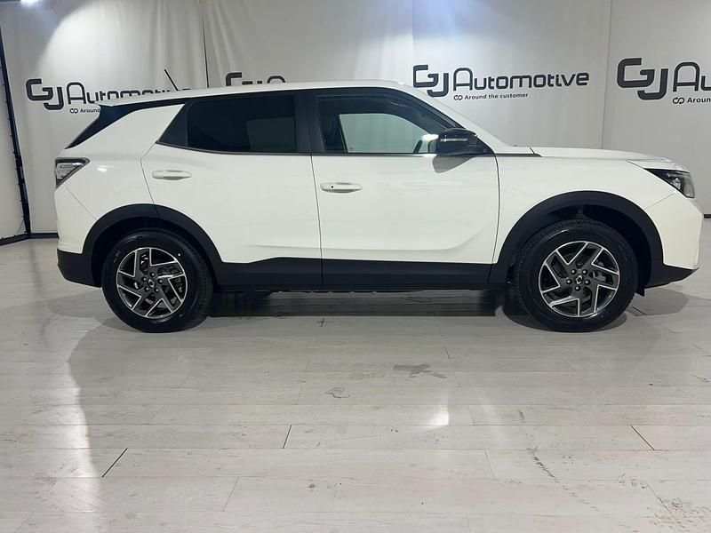 Usado Ssangyong (KGM) Korando 139 kW (190 CV) 2024 Grand white blanco sólido SUV