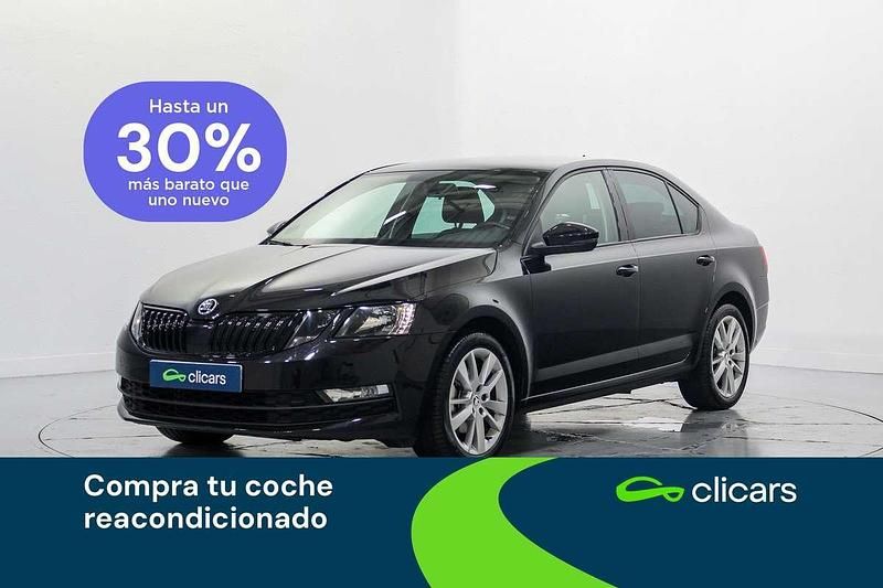 Negro Usado 2020 Skoda Octavia Ambition Utilitario | 15.390 € (Buen precio) - Imagen 1/4