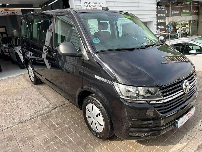 Usado VW Caravelle 150 CV (110 kW) 2024 Negro Monovolumen