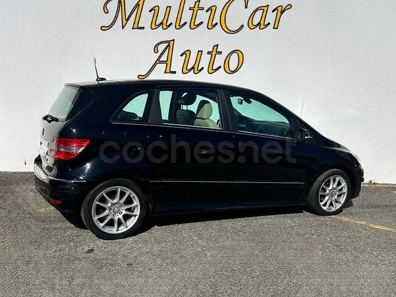 Usado Mercedes B160 Sport Edition 95 CV (69 kW) 2011 Negro Monovolumen