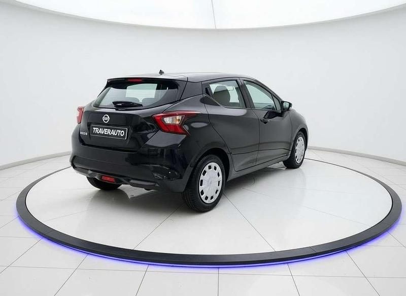 Usado Nissan Micra Acenta 92 CV (67 kW) 2023 Negro Utilitario