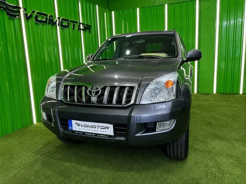 Usado Toyota Land Cruiser 173 CV (127 kW) 2007 Gris / plata SUV