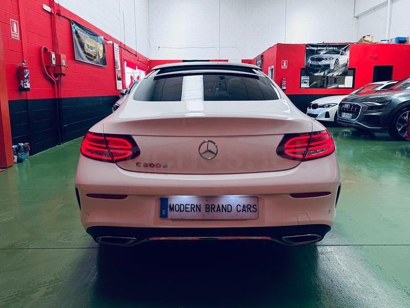 Usado Mercedes C220 170 CV (125 kW) 2019 Blanco Coupe