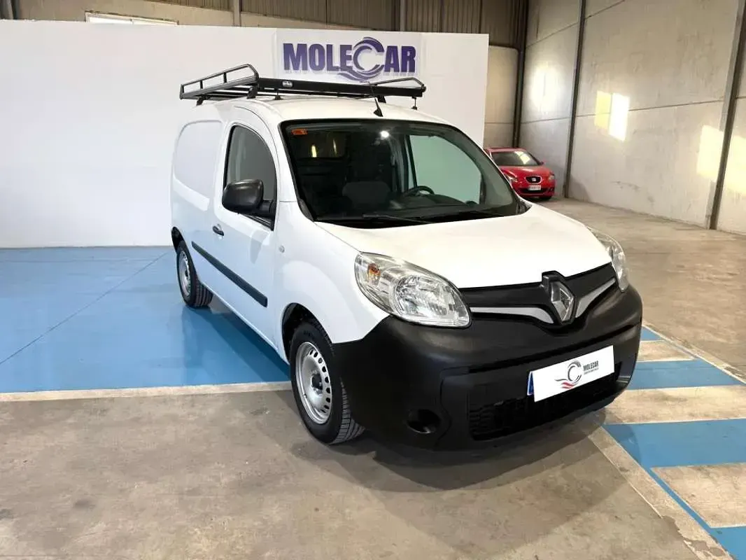 Usado Renault Kangoo 80 CV (58 kW) 2021 Blanco Monovolumen