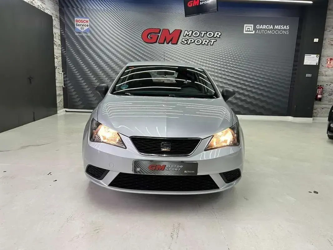 Usado Seat Ibiza Style 90 CV (66 kW) 2016 Gris Utilitario