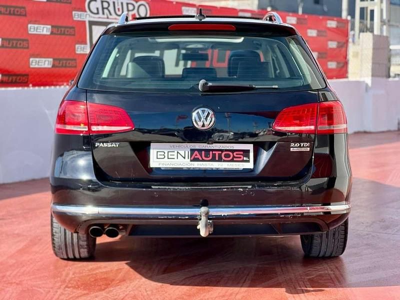 Usado VW Passat Highline 170 CV (125 kW) 2012 Negro Familiar