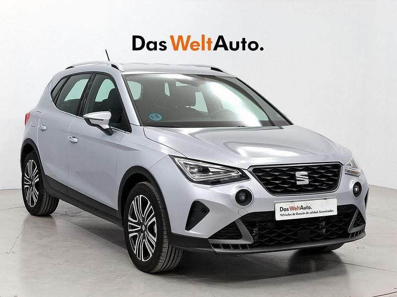 Gris Usado 2024 Seat Arona FR SUV | 20.490 € (Un poco caro) - Imagen 1/4