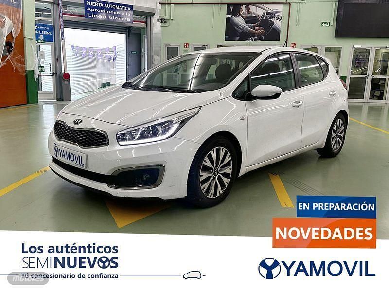 Blanco Usado 2017 Kia Ceed Berlina | 11.950 € (Precio justo) - Imagen 1/4