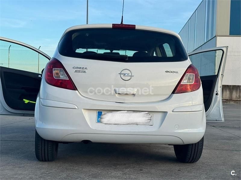 Usado Opel Corsa 75 HP (55 kW) 2011 Branco Citadino