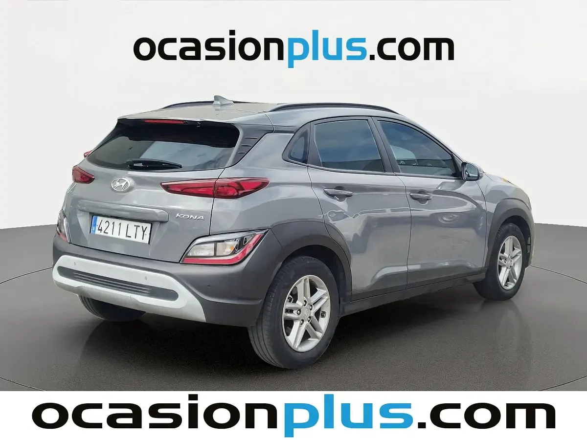 Usado Hyundai Kona 120 CV (88 kW) 2021 Gris SUV