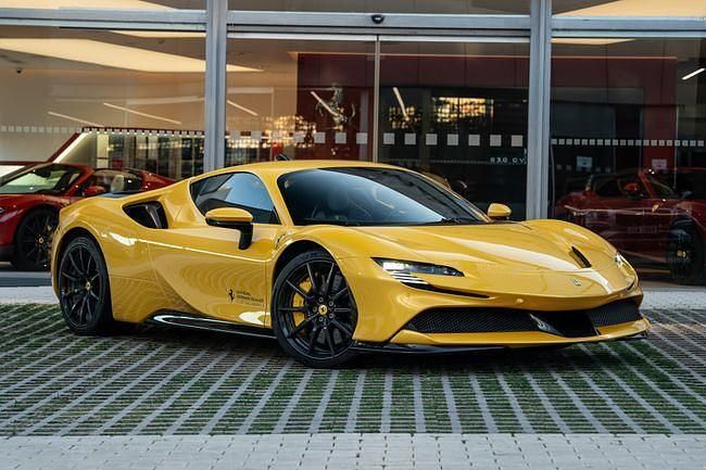 Käytetty Ferrari SF90 1000 HP (735 kW) 2021 Keltainen Coupe - kaksiovinen