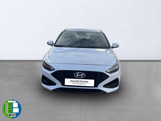 Usado Hyundai i30 100 CV (73 kW) 2024 Blanco Berlina
