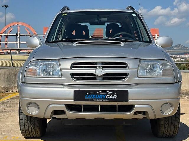 Usado Suzuki Grand Vitara 110 CV (80 kW) 2005 Gris SUV