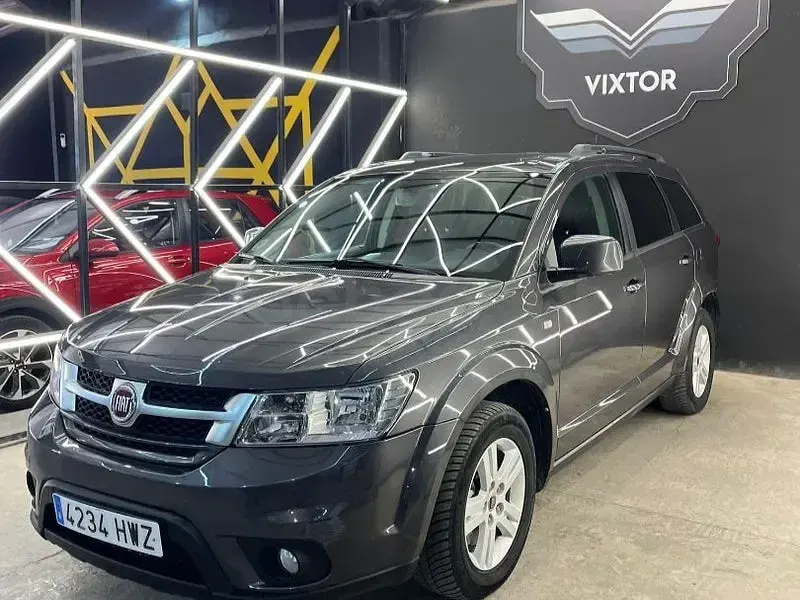 Usado Fiat Freemont Lounge 140 CV (102 kW) 2014 Gris / plata SUV