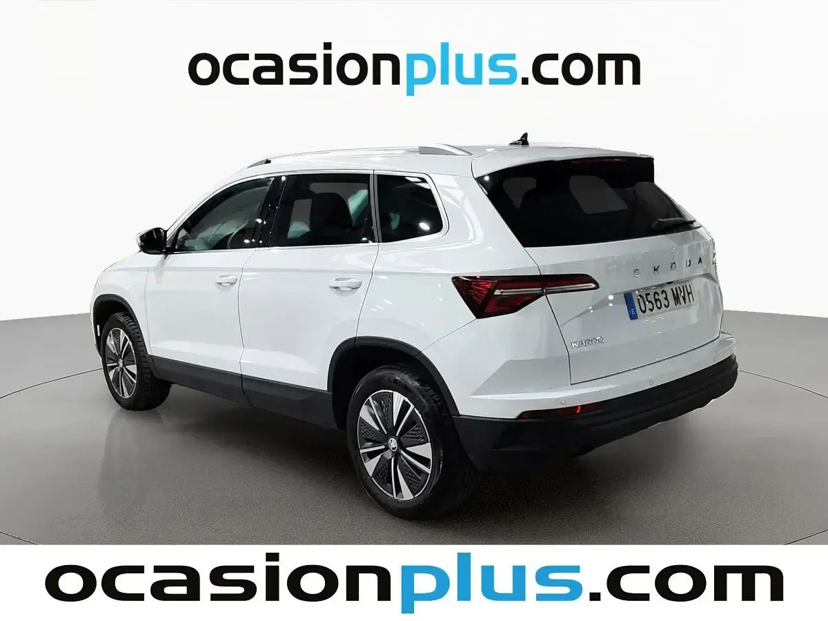 Usado Skoda Karoq Selection 116 CV (85 kW) 2024 Blanco SUV