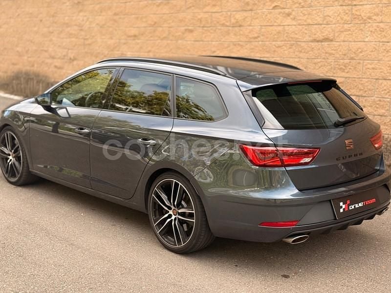 Usado Seat Leon CUPRA 290 CV (213 kW) 2020 Gris / plata Familiar