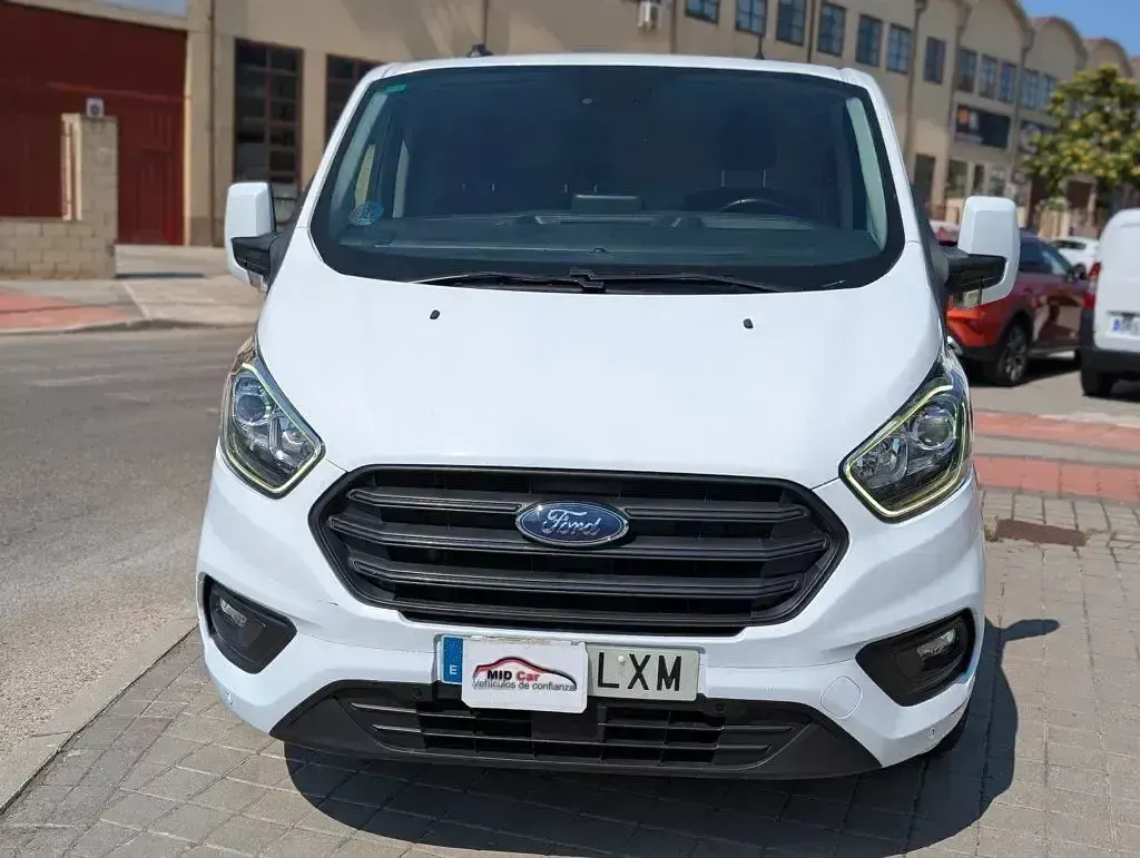 Usado Ford Transit Custom Trend 130 CV (95 kW) 2022 Blanco Van