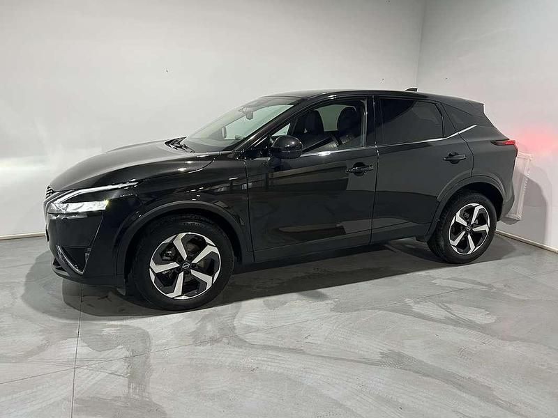 Begagnad Nissan Qashqai N-Connecta 140 HK (102 kW) 2024 Svart SUV