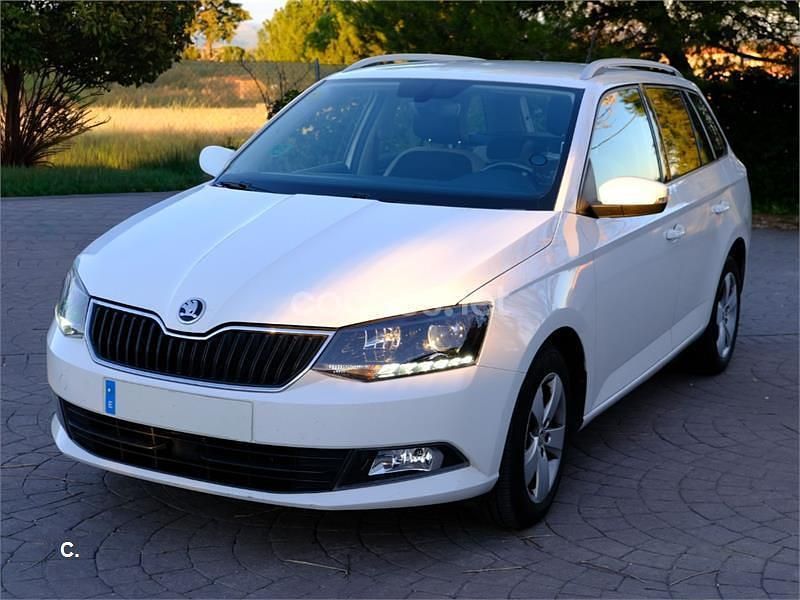Blanco Usado 2015 Skoda Fabia Ambition Familiar | 7500 € (Precio justo) - Imagen 1/4