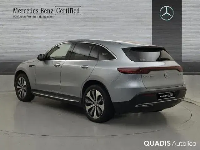 Usado Mercedes EQC400 Electric Art 300 kW (408 CV) 2020 Plata hightech SUV