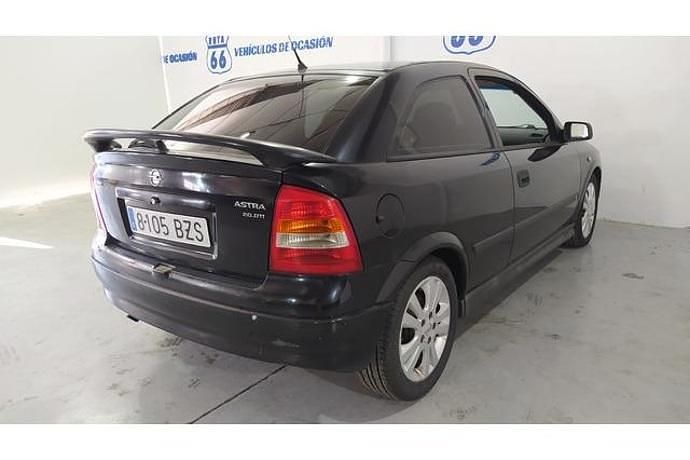 Usado Opel Astra Sport 100 CV (73 kW) 2002 Utilitario
