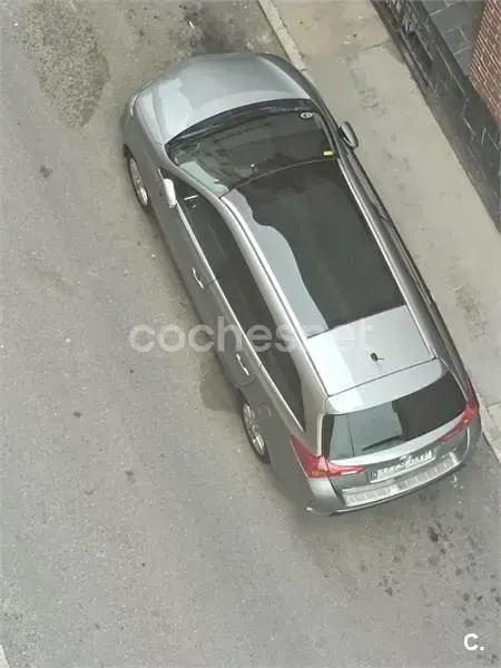 Usado Toyota Auris Live 124 CV (91 kW) 2014 Gris / plata Familiar