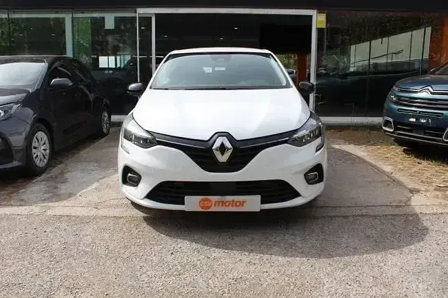 Używany Renault Clio V Intens 101 KM (74 kW) 2023 Biały Sedan/Limuzyna