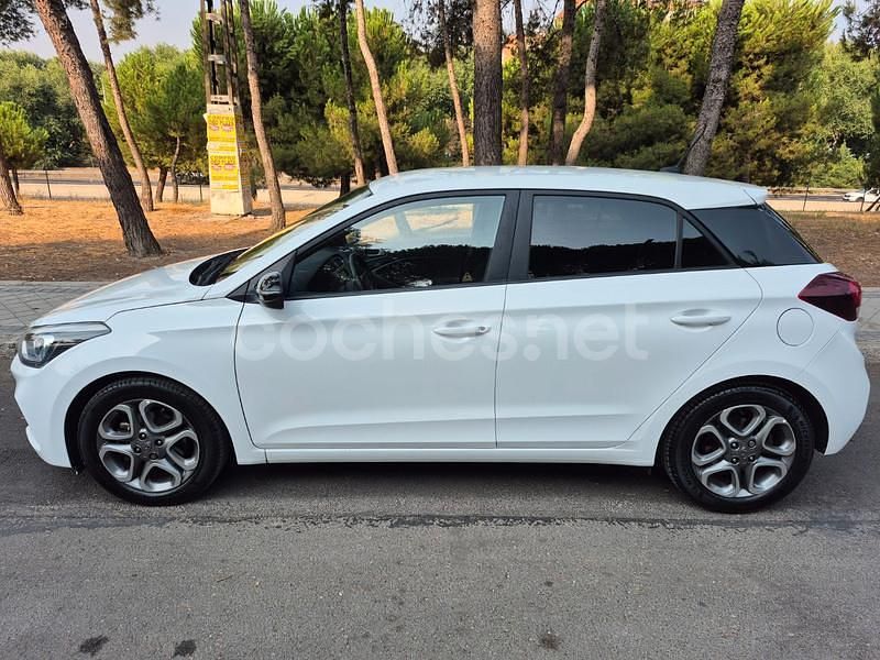 Usado Hyundai i20 100 CV (73 kW) 2019 Blanco Utilitario