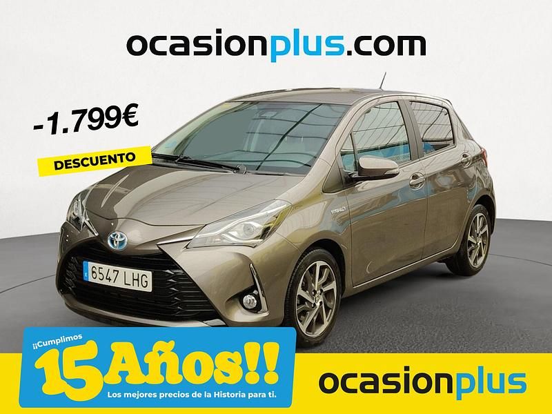 Gris Usado 2020 Toyota Yaris Hybrid Berlina | 19.790 € (Un poco caro) - Imagen 1/4