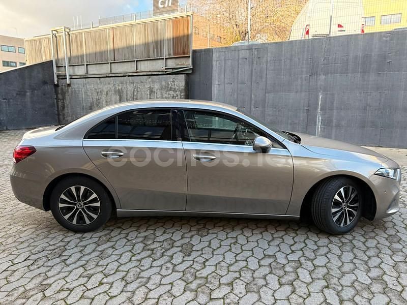 Usado Mercedes A180 116 CV (85 kW) 2020 Gris / plata Berlina