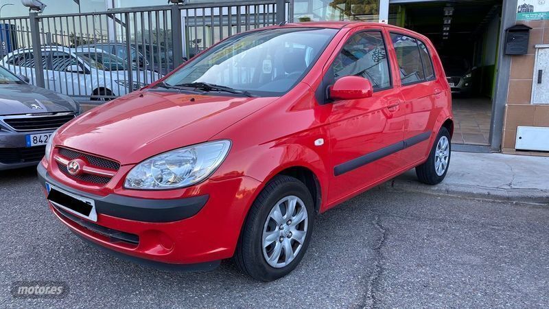 Usado Hyundai Getz 88 CV (64 kW) 2008 Rojo Utilitario