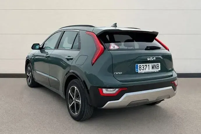 Usado Kia Niro 141 CV (103 kW) 2024 Verde SUV