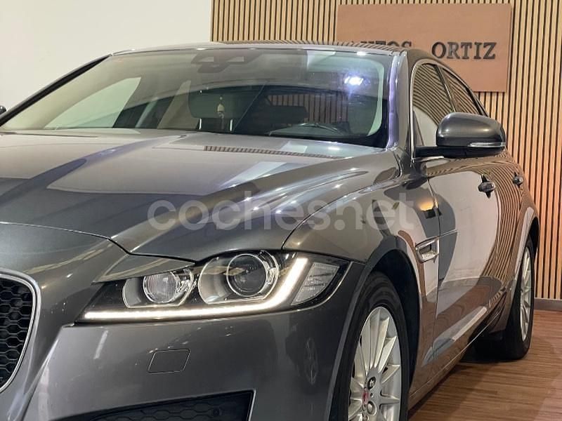 Gris / plata Usado 2016 Jaguar XF Prestige Berlina | 12.800 € (Precio justo) - Imagen 1/4