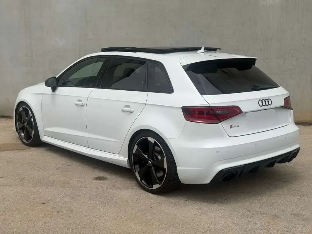 Usado Audi RS3 Sportback Advanced 367 CV (269 kW) 2016 Blanco Utilitario