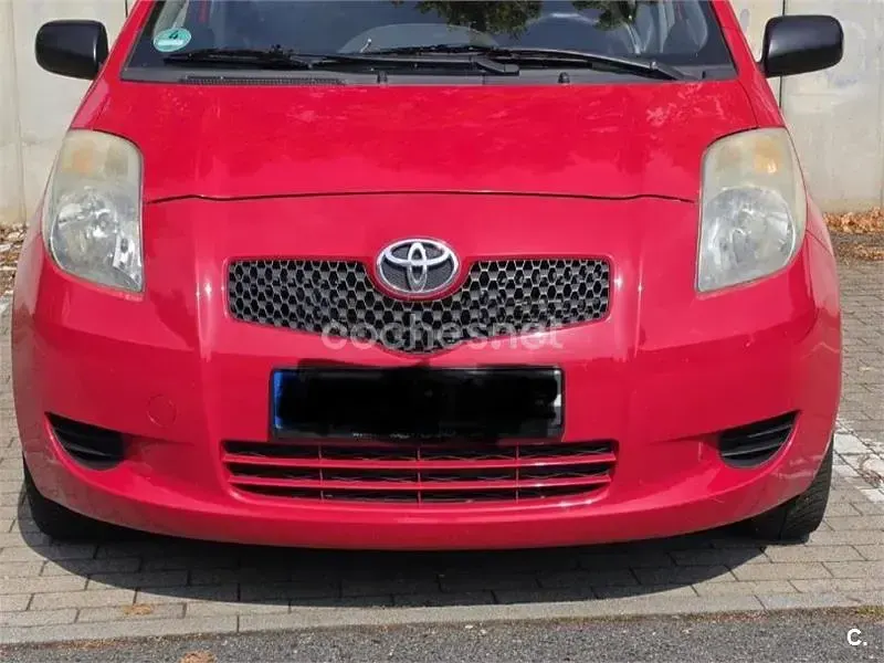 Usado Toyota Yaris Active 69 CV (50 kW) 2008 Rojo Utilitario