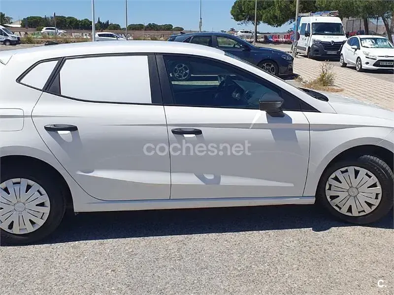 Usado Seat Ibiza Reference 90 CV (66 kW) 2021 Blanco Utilitario