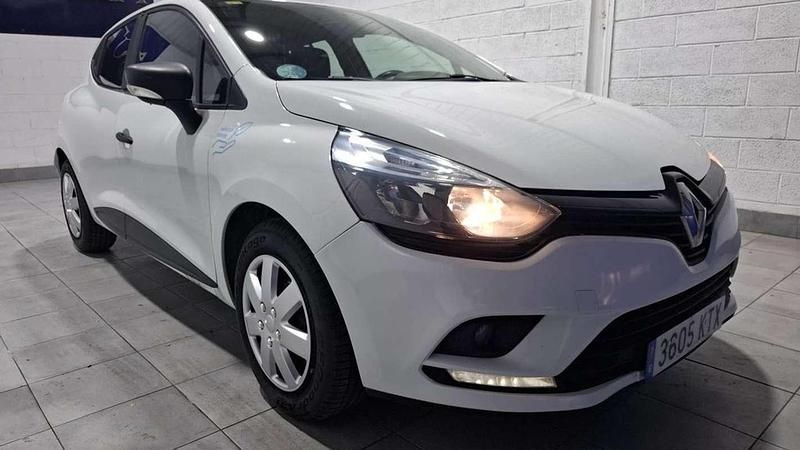 Usado Renault Clio IV 90 CV (66 kW) 2019 Blanco Berlina