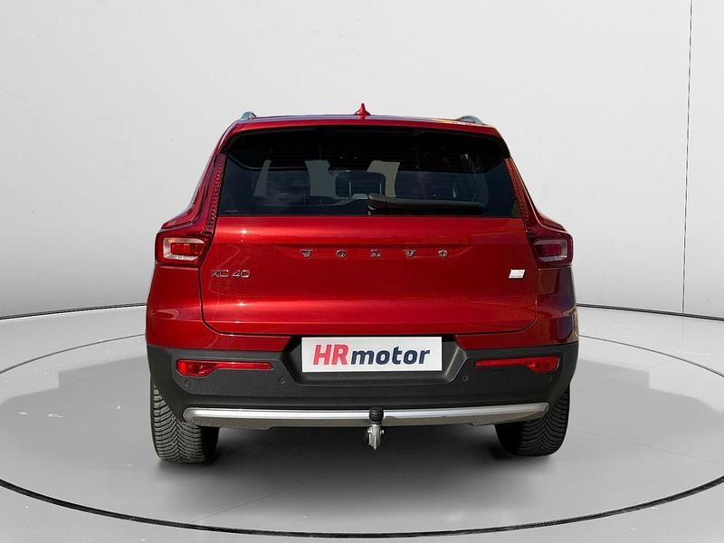 Usado Volvo XC40 Core 211 CV (155 kW) 2023 Blanco SUV