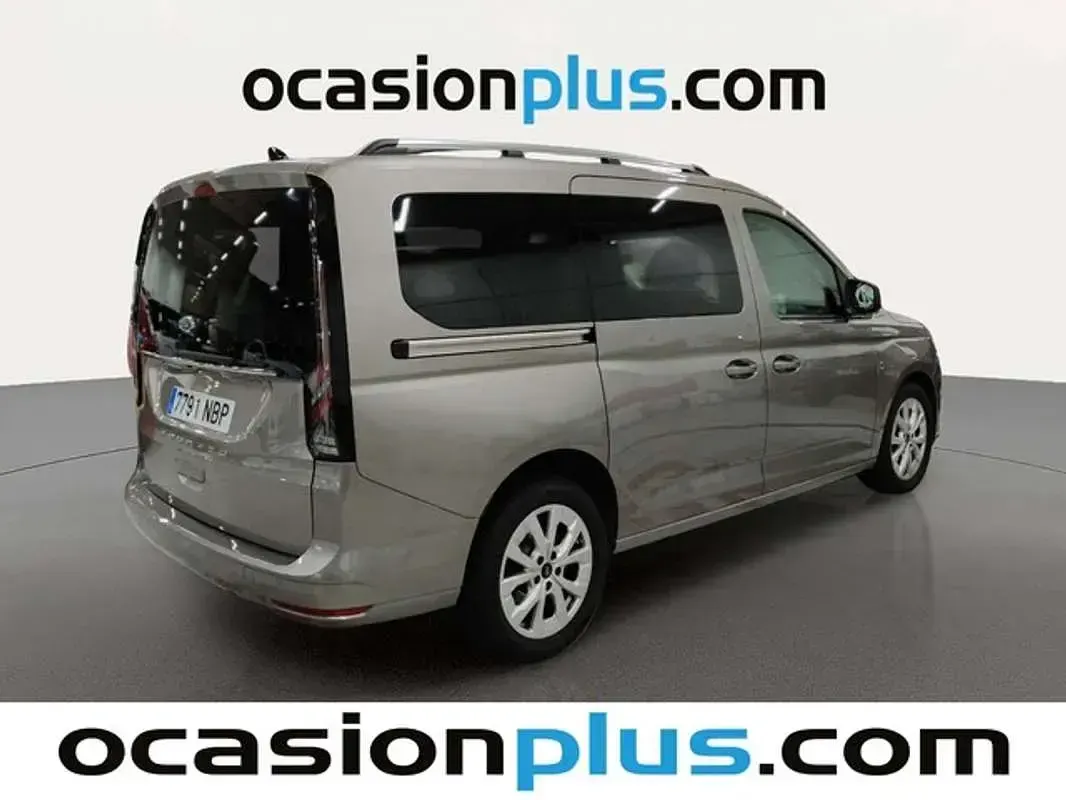 Usado Ford Tourneo Titanium 122 CV (89 kW) 2025 Gris Van