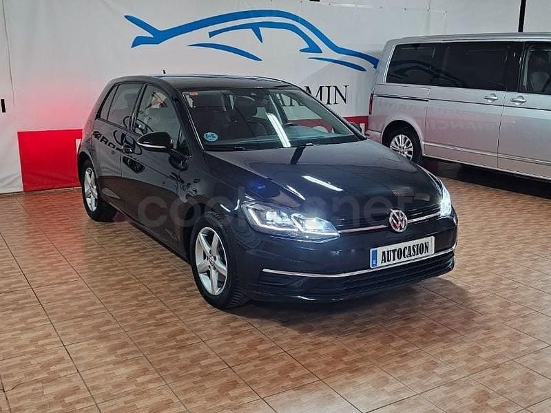 Usado VW Golf VII Advance 150 HP (110 kW) 2019 Preto Sedan